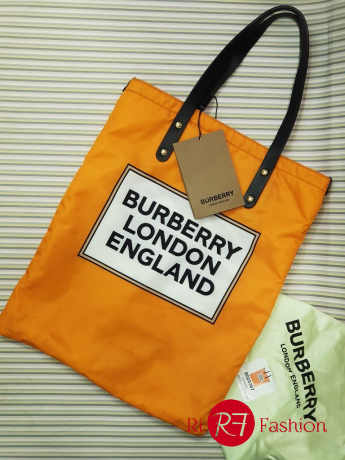 Shopper Flat Tote Burberry